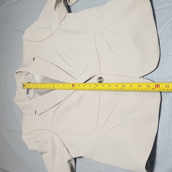 Laura Blazer - Picture 14 of 14